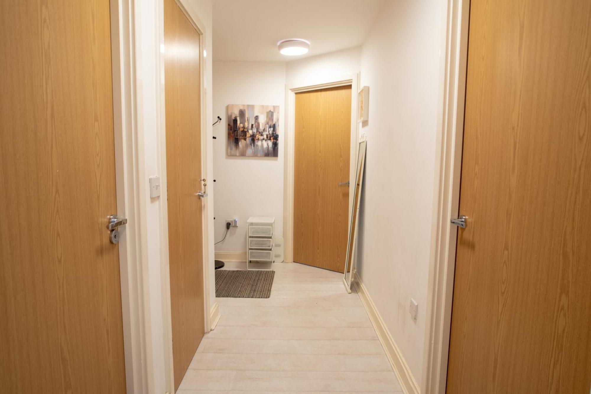 Two-Bedroom Luxury Apartment With Workspace, Free Secure Parking & Coffee Birmingham Zewnętrze zdjęcie