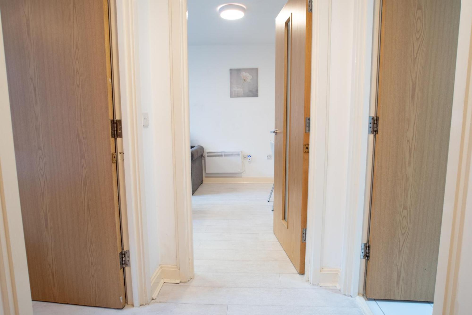 Two-Bedroom Luxury Apartment With Workspace, Free Secure Parking & Coffee Birmingham Zewnętrze zdjęcie