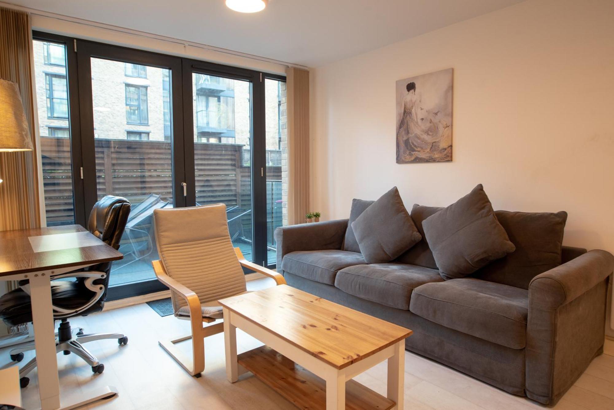 Two-Bedroom Luxury Apartment With Workspace, Free Secure Parking & Coffee Birmingham Zewnętrze zdjęcie